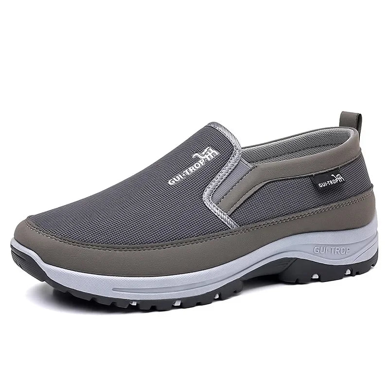 Loafers Men Sneakers Mesh Breathable Non-Slip Slip On Vulcanized Shoes Soft Sole Solid Color Comfortable Water Shoes