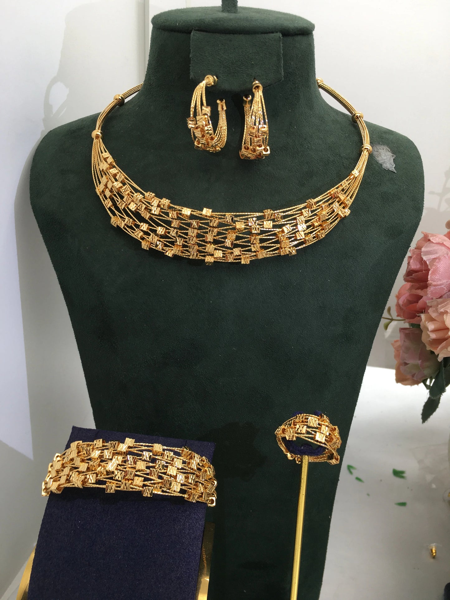 Trendy Fashion 4PCS Luxury Waterdrop Indian Jewelry Sets For Women Wedding Party Indian Dubai Bridal jewelry Sets