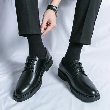 Sapatos sociais masculinos de amarrar para escritório, sapatos de festa para casamento, sapatos de luxo estilo Derby de couro, sapatos masculinos formais de primavera/outono para homens