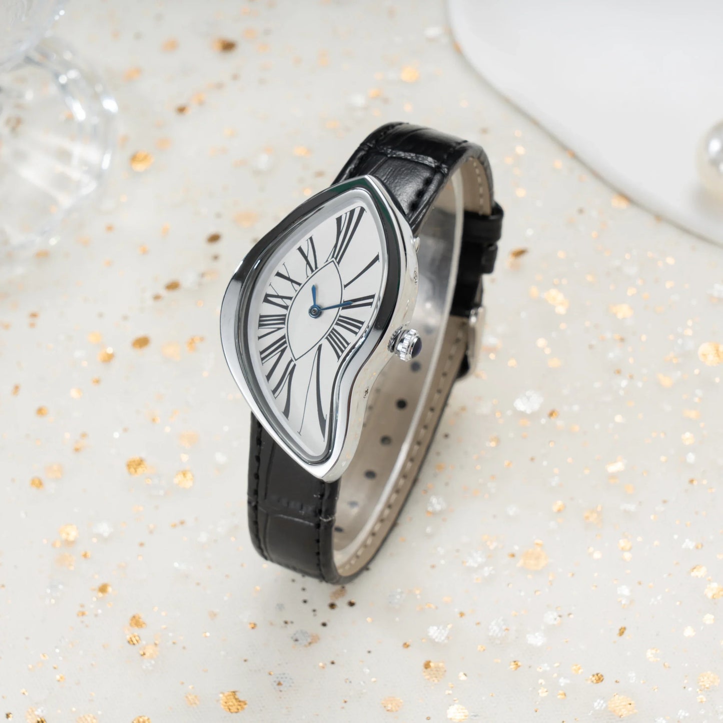 watches melt and twist y2k alien ladies and men Leather strap fashion advanced ins niche design quartz watch