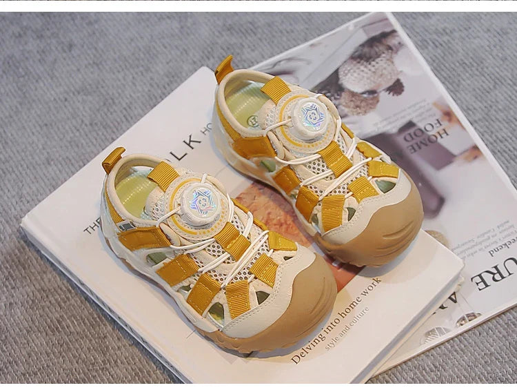 Kids' Rotating Button Closed-Toe Sandals, Breathable Mesh Shoes, Non-Slip Boy Girls Barefoot Shoes Summer Casual Sports Sandals