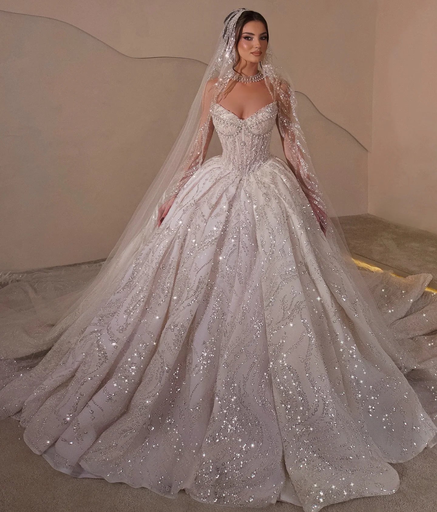 Customized Wedding Dresses Sequins Pearls Bridal Ball Gowns Strapless Sleeveless Princess Bride Dress Vestidos De Novia