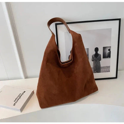 Korean suede bucket bag, women's casual commuting shoulder tote bag, autumn/winter 2025 new underarm set bag