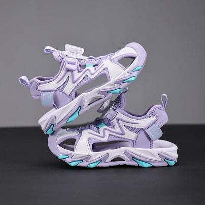 A pair of children's closed-toe sandals with quick-lock closure non-slip thick sole for daily and outdoor use DEH-D2508