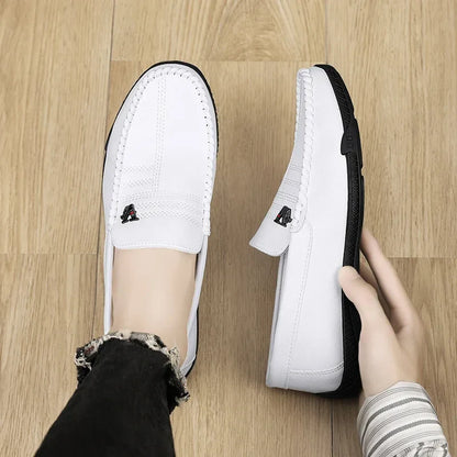 Sapatos Casuais de Couro Masculino Fashion Slip on Italiano Mocassins Formais Marca de Luxo Confortáveis Mocassins Masculinos Sapatos Masculinos Macios para Dirigir