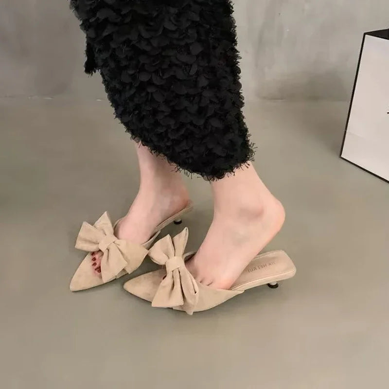 Low-heeled pointed fairy-style sandals apricot women's 2025 new summer bow French temperament sandals large size women's shoes