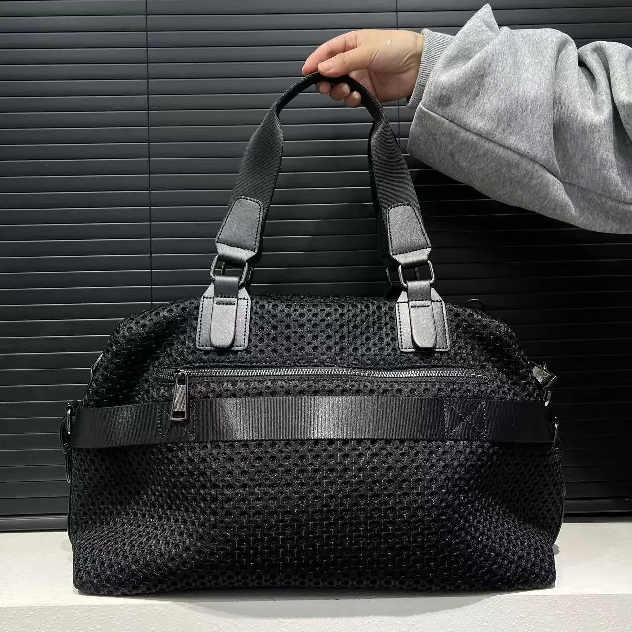 Fashionable women's mesh nylon adhesive tote bag, large capacity splicing shoulder bag, short distance travel casual handbag