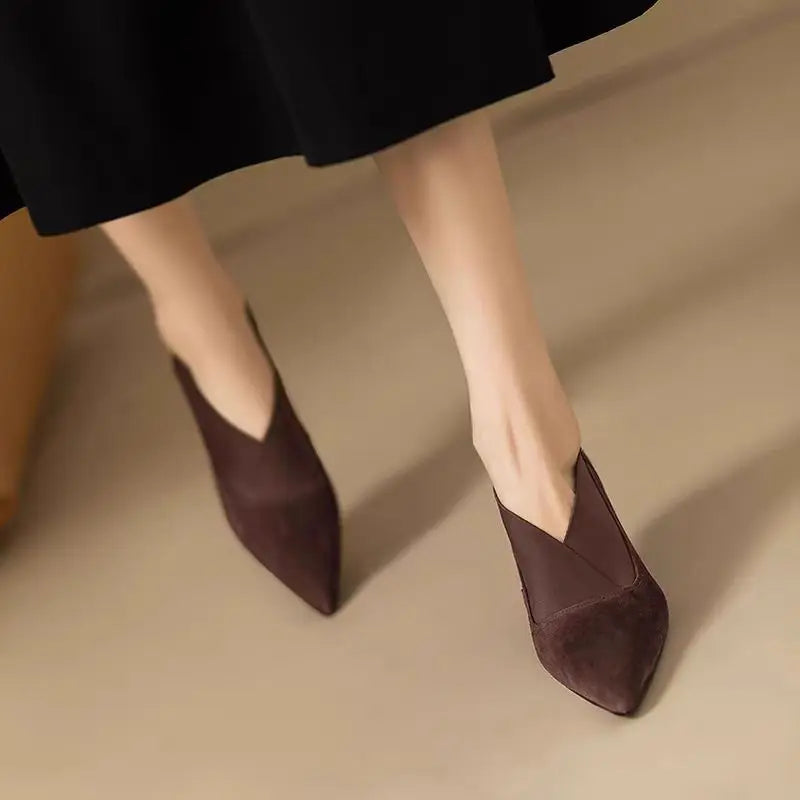 Vintage Pointy-toed Stiletto Boots Paired with Mid-heeled Boots and Stretchy, Deep Heels Are Perfect for Women