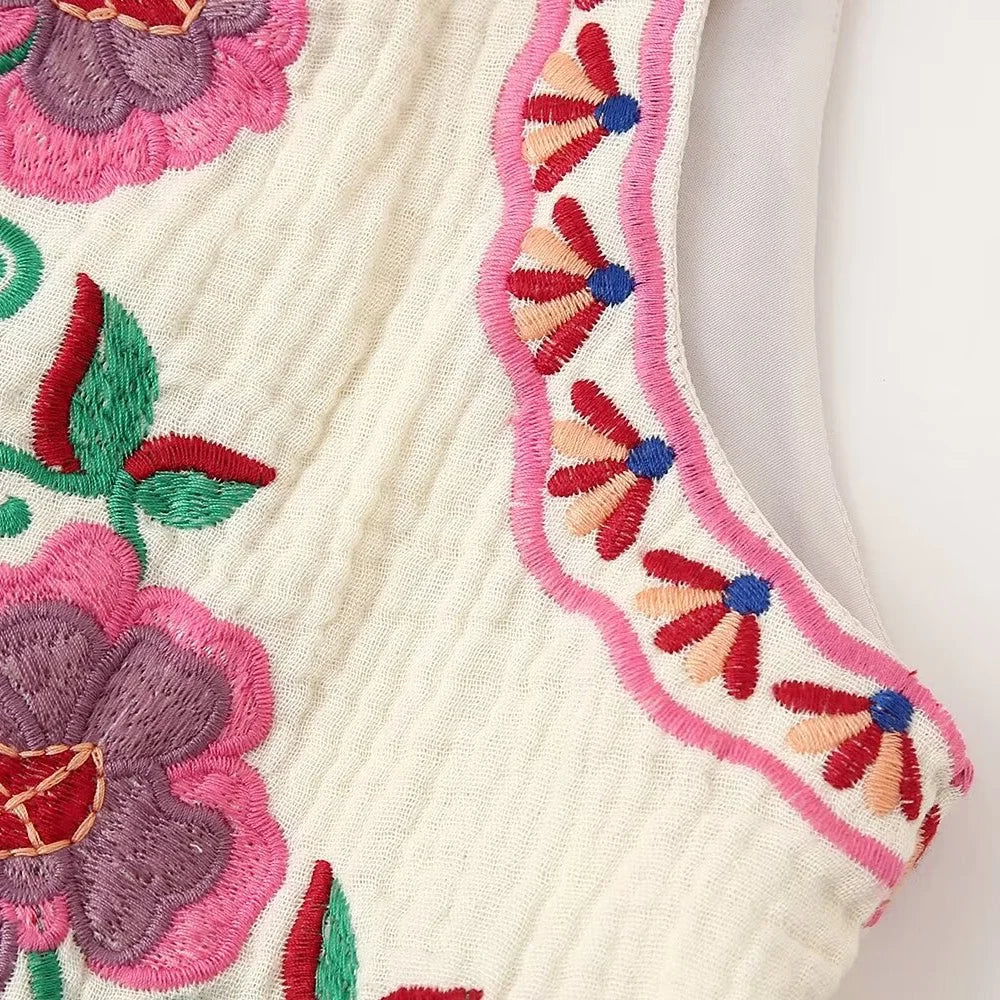 European and American Style 2024 Spring and Summer Women's New Fashionable and Versatile Round Neck Sleeveless Embroidered Vest