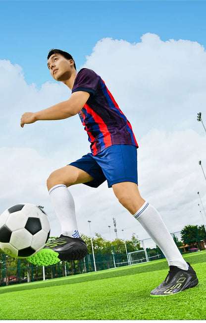 New Men Soccer Shoes Cleats Grass Futsal Comfortable Turf Football Boots Sports Ultralight FG/TF Non Slip Indoor Adult Sneakers