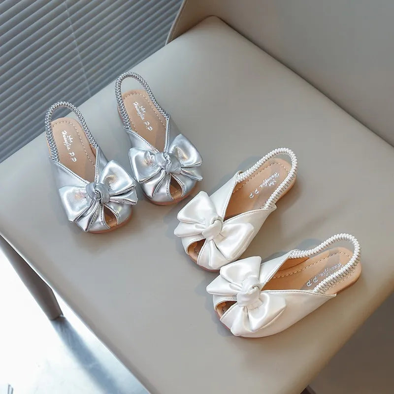 Summer Girl’s Sandals Peep Toe Elastic Band Sliver Beige Kids Sliders Bowknot Graceful Flexiable Trendy Children Shoes Flat