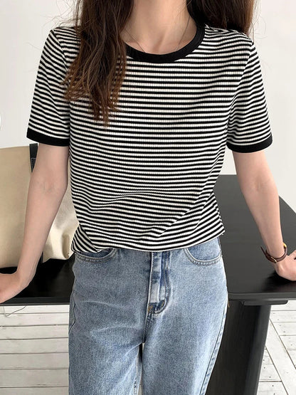 Striped Short Sleeve T-shirt Women's Summer New Korean Version Loose Retro Contrast Slim Round Neck Top Women's Fashion Casual