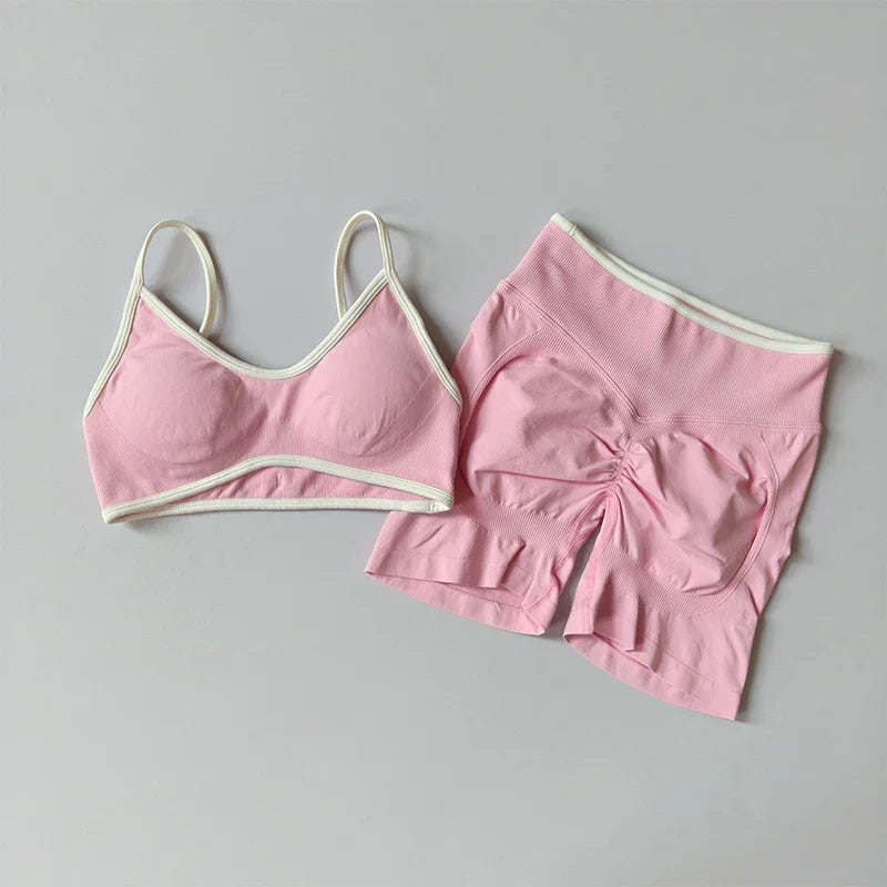 2PCS Yoga Suit Seamless with Chest Pad Tight Sports Bras and High Waist Shorts Outside Wear Running Exercise Fitness Yoga Set