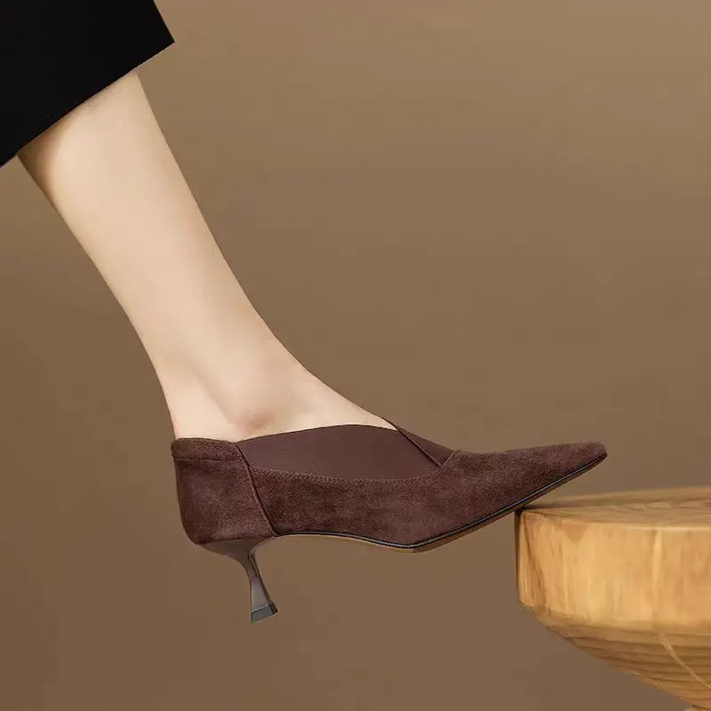 Vintage Pointy-toed Stiletto Boots Paired with Mid-heeled Boots and Stretchy, Deep Heels Are Perfect for Women
