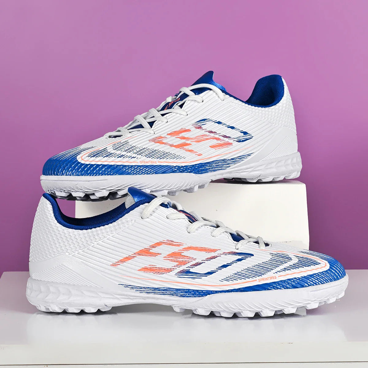 Professional football shoes lightweight and breathable AG/FG outdoor football boots stable and exclusive to sports enthusiasts