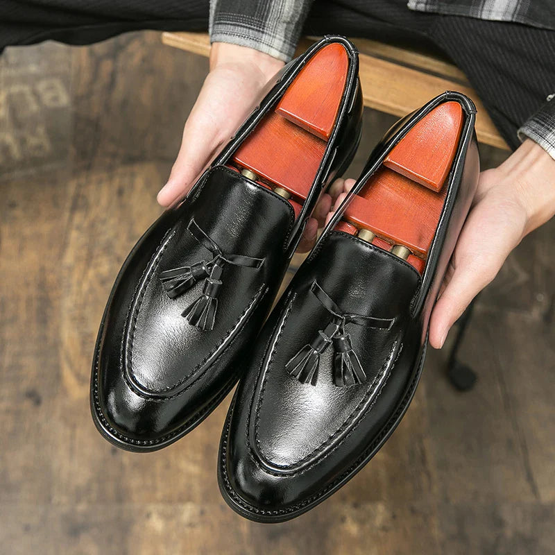 Classic Men Casual Loafers Driving Shoes Moccasin 2025 Fashion Male Comfortable Summer Leather Shoes Men Lazy Tassel Dress Shoes