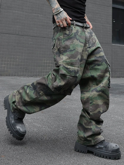 Men's camouflage utility jeans. Multi-pocket design. Stylish and trendy. Loose fit.
