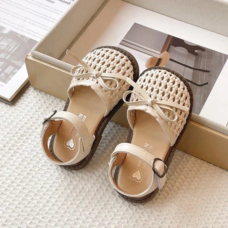 Kids Summer Casual Sandals Sweet Bow Girls Woven Flat Shoes Non-slip Children's Hollow-out Beach Sandals for School Daily Wear