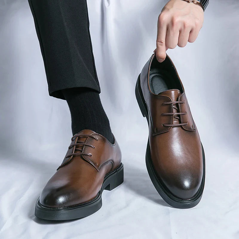 Sapatos sociais masculinos de amarrar para escritório, sapatos de festa para casamento, sapatos de luxo estilo Derby de couro, sapatos masculinos formais de primavera/outono para homens