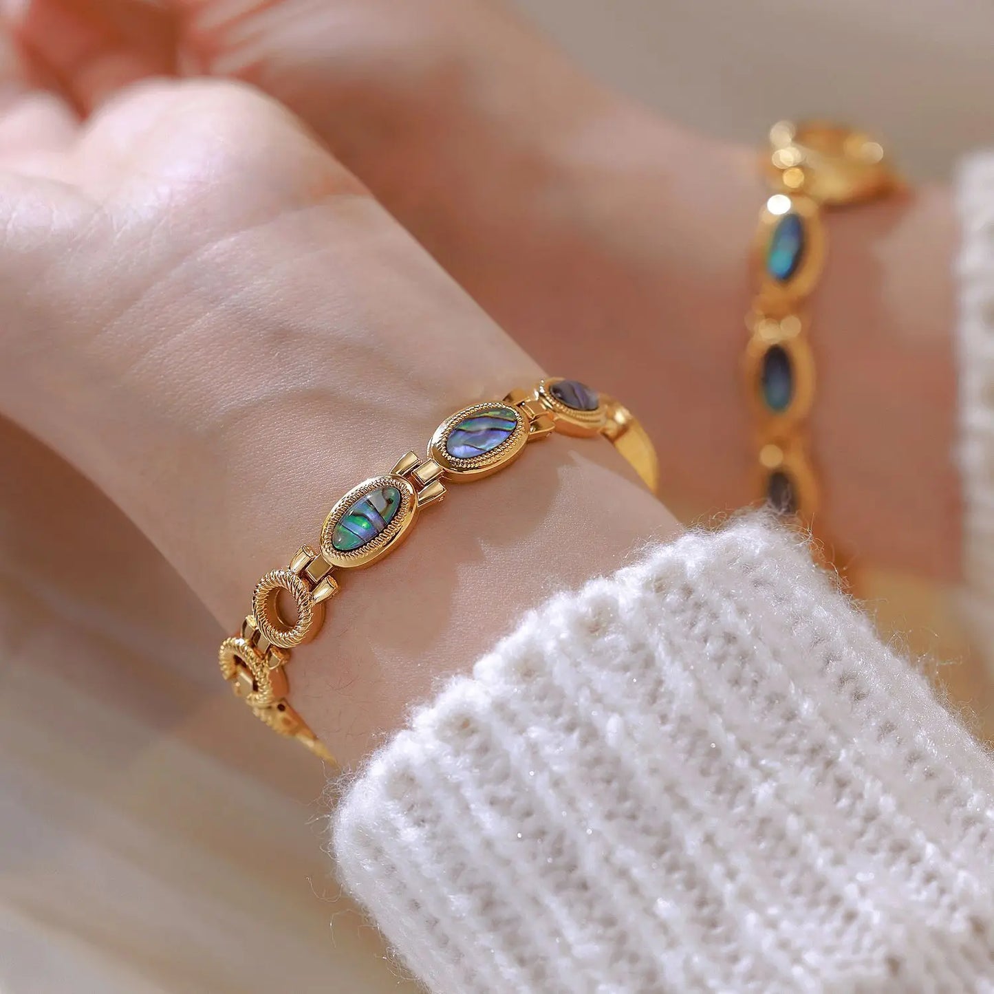 Top Brand Luxury Women Bracelet Watches Unique Design Fashion Elegant Ladies Wrist Watches For Female Clock Quartz Wristwatches