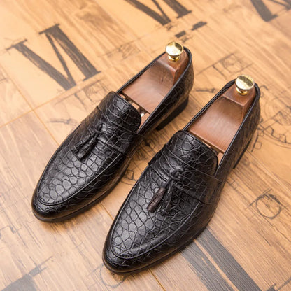 Men’s Soft Leather Pointed Business Loafers – Lightweight Non Slip Casual Moccasins in Black, Brown, Red