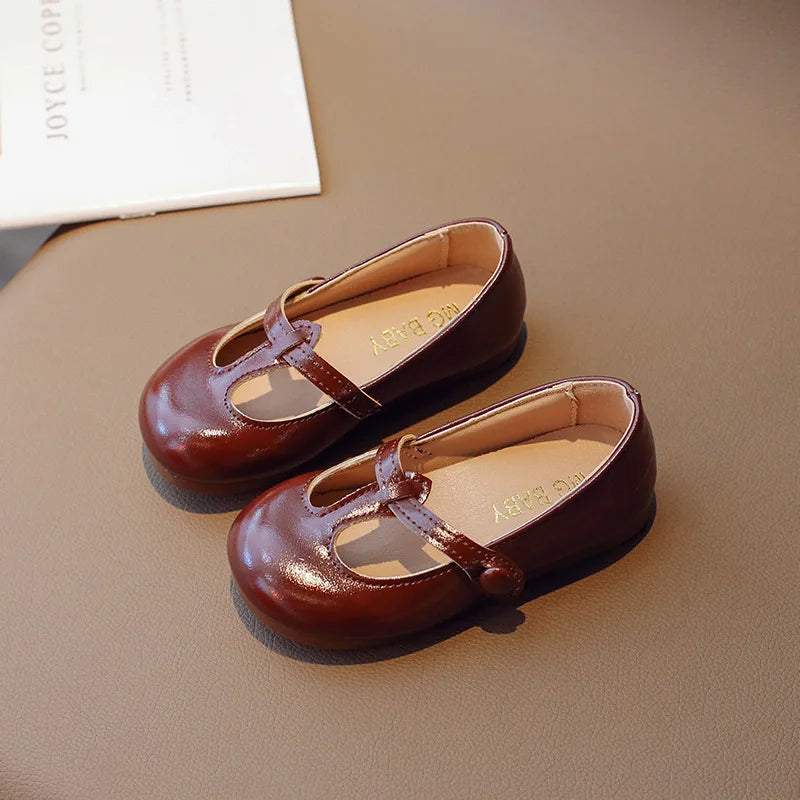 2025 new style soft soled leather shoes for little girls, fashionable and versatile princess shoes, children's college style