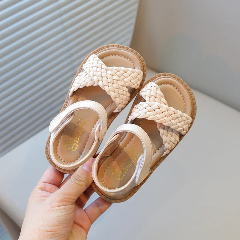 Toddlers Girls Sandals Kids Princess Beach Shoes 2026 Brand New Cross Tied Weave Style Fashion Children Summer Sandals Soft Cute