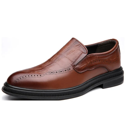 2026 Spring Autumn New Designer Brogue Shoes for Men Fashion Business Casual Shoes Male Solid Color Leather Shoe Loafers Man