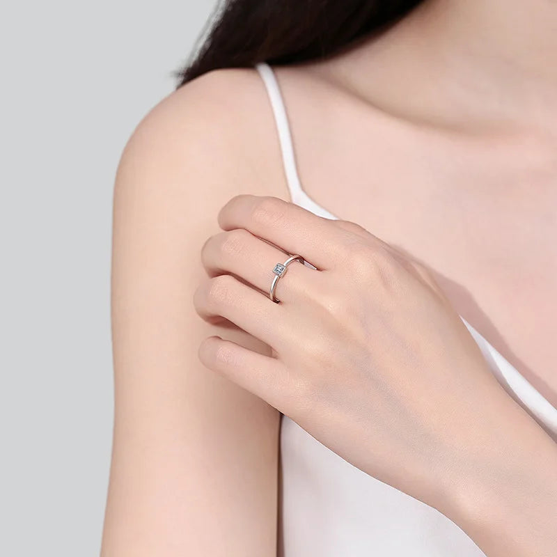 0.3CT 3*3MM Princess Cut Moissanite Rings for Women 100% Sterling Silver 925 Plated 18k Party Classic Jewelry Wholesale