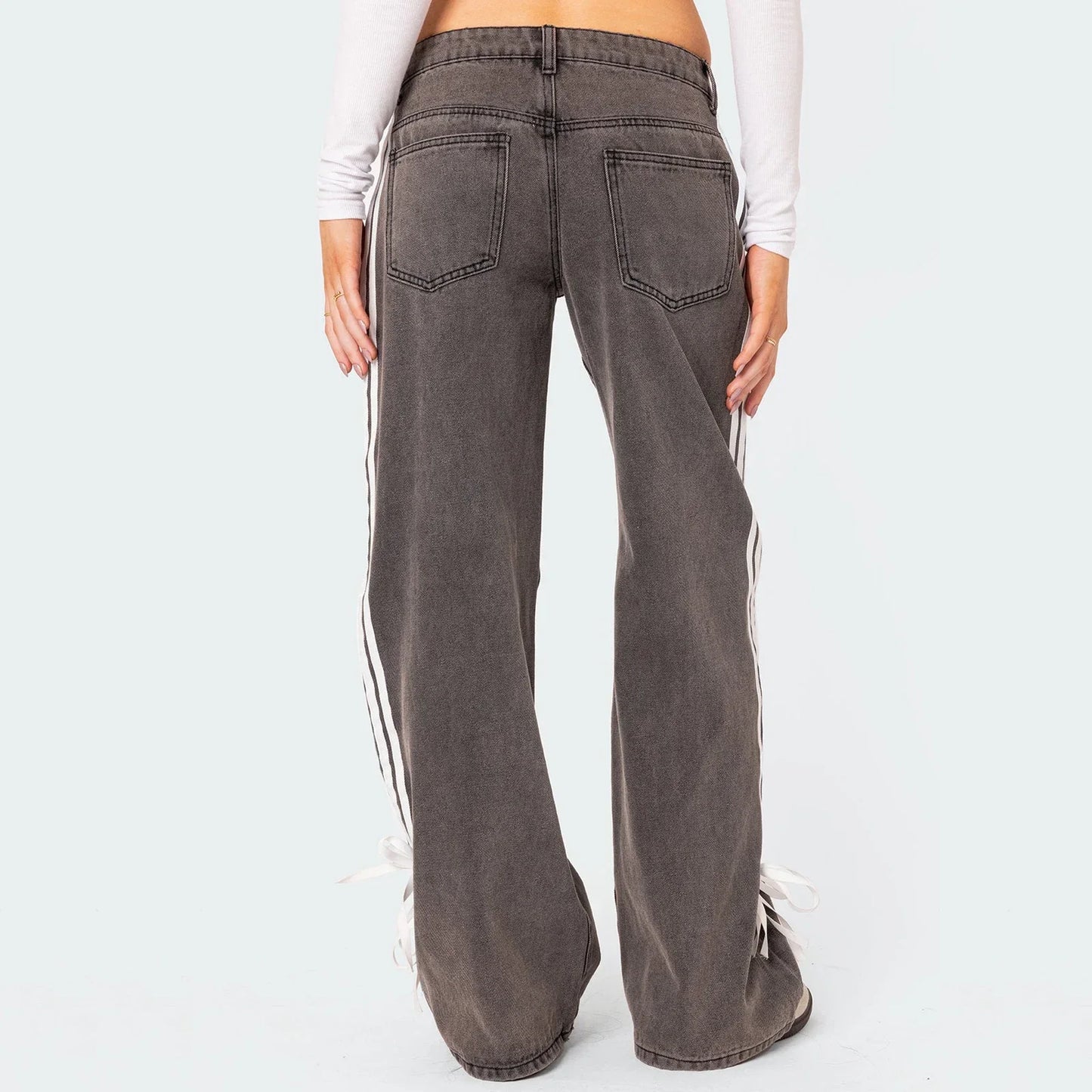 Calça Jeans Y2k com Faixa Lateral, Laço, Cintura Baixa, Perna Reta Larga e Folgada