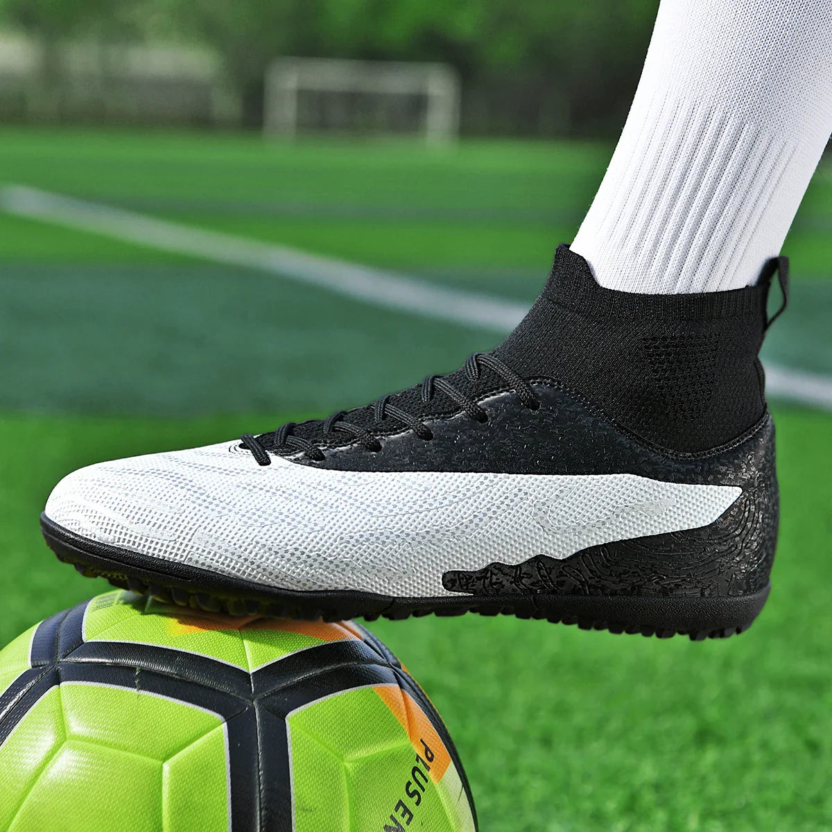 Men & Women TF Stud Football Boots, Anti-slip, Leather Material, Suitable for Student & Adult Training, Artificial & Natural Gra