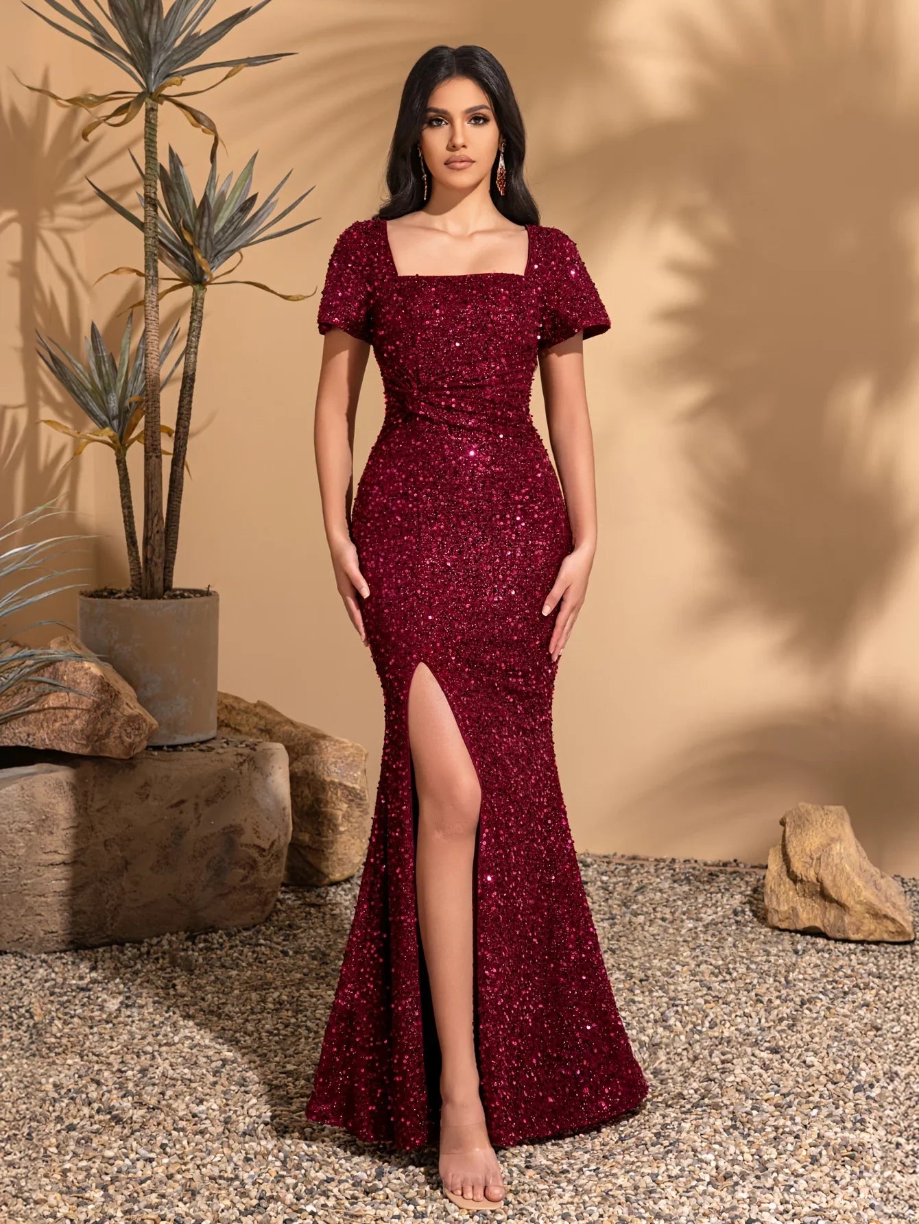 Sequined short-sleeved square neck hip-hugging wedding dress, classic retro style, elegant and chic dress