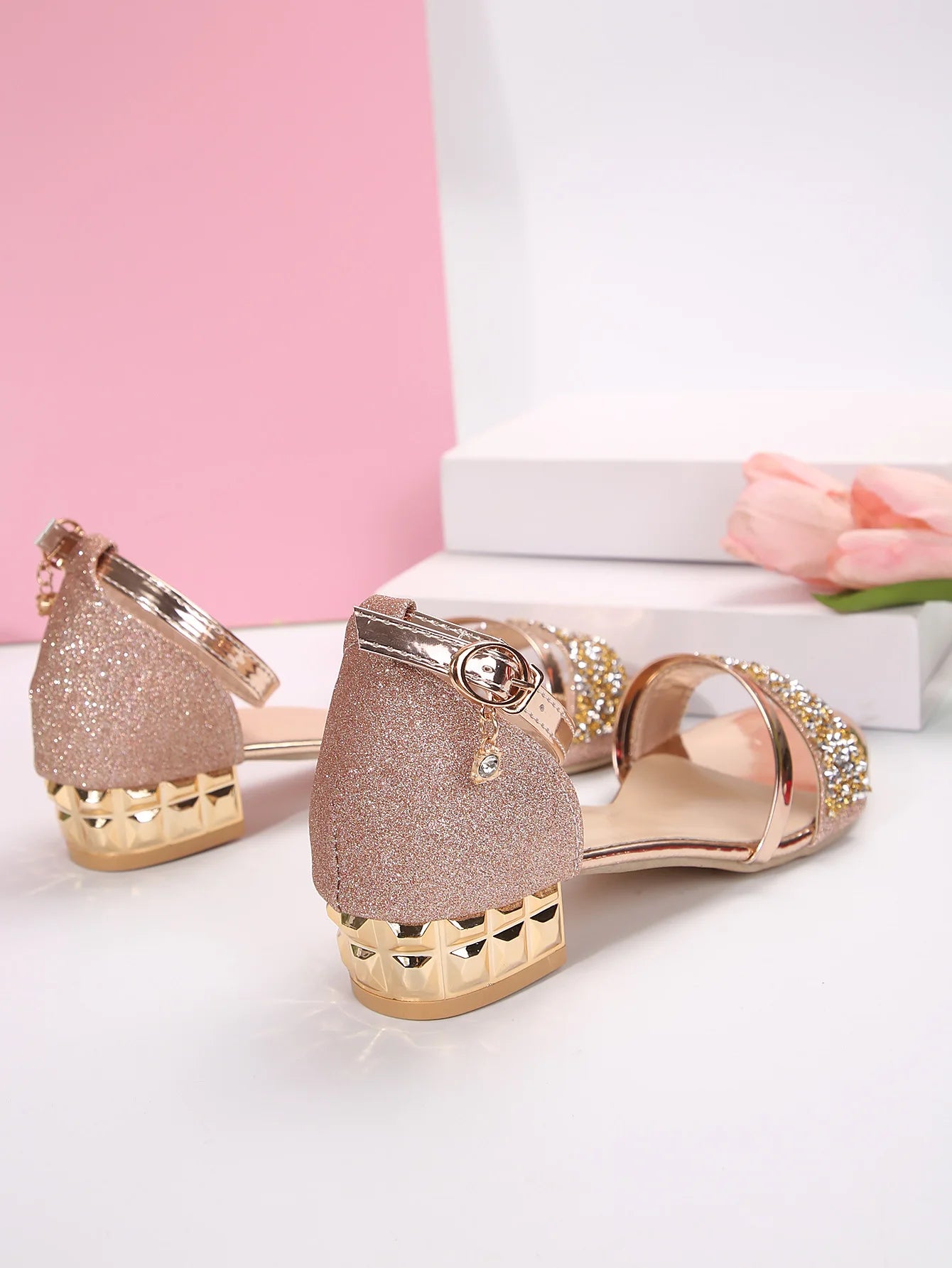Fashion Women's Sandals Gold and Silver Low Heel Casual Shoes Women Open Toe Summer Light Fashion Women's Shoes