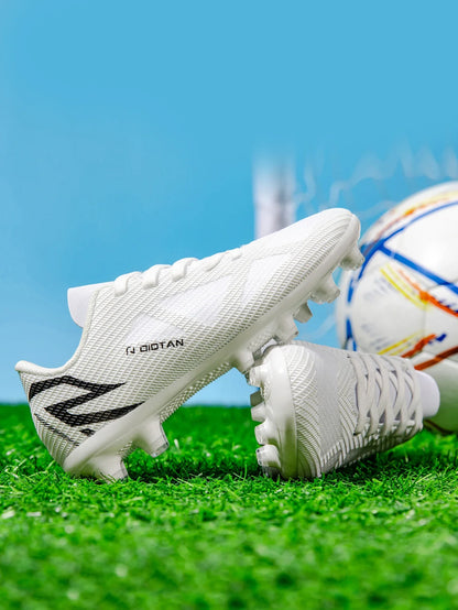 Personalized and fashionable children's sports football shoes, comfortable and breathable indoor and outdoor sports shoes