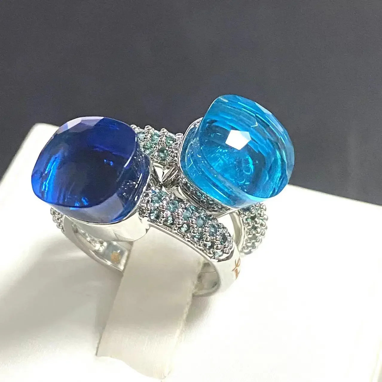 10.6mm Classic Ring for Women Light Blue Zircon Blue Topaz Candy Water Drop Crystal Ring Platinum Plated Jewelry Gift
