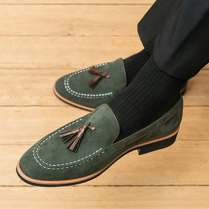 Versão coreana da tendência de mocassins masculinos de couro fosco britânicos sapatos casuais de couro com franjas respiráveis e slip-on