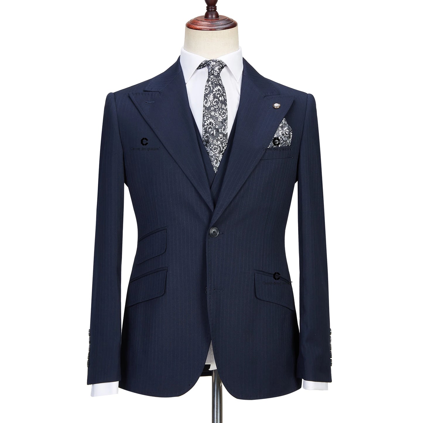 Dark Blue Pinstripe 3 Piece Classic Men Suits Blazer Vest Pants Peak Lapel Formal Business Prom Wedding Dress