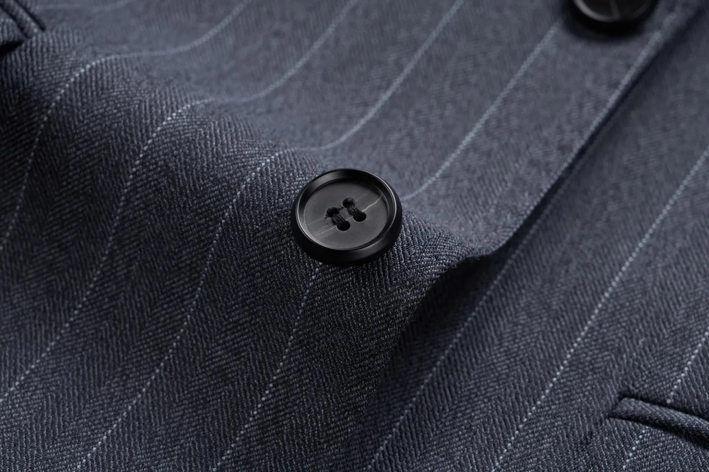 Trajes Musculosos para Noivos 2025 Tamanhos EUA Alfaiataria 3D Italiana TR para Ombros Largos Conjunto de Casamento e Negócios com Calças Ajustáveis