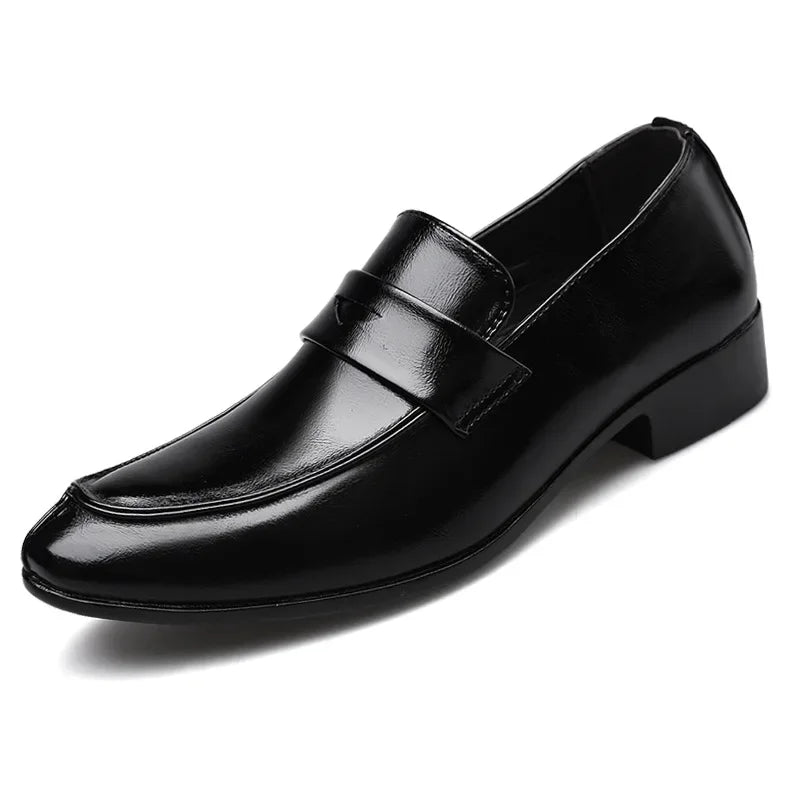 Sapatos Masculinos de Couro Novos Sapatos Sociais Britânicos Sapatos Casuais da Moda com Bico Fino Zapatos Hombres