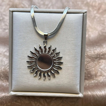 Stainless Steel Exaggerated Punk Big Round O Shaped Pendant Necklace Women Men Chunky Snake Blade Chain Grunge Steampunk Jewelry