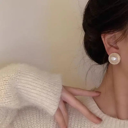 Vintage Imitation Pearl Stud Earrings for Women French Elegant Internet Celebrity Earring Luxury Fashion Jewelry Wedding Bride