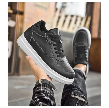 Novos sapatos masculinos invisíveis para aumentar a altura, sapatos esportivos de 6 CM-8 CM-10 CM, sapatos esportivos de couro branco para homens, tamanhos ampliados 36-46