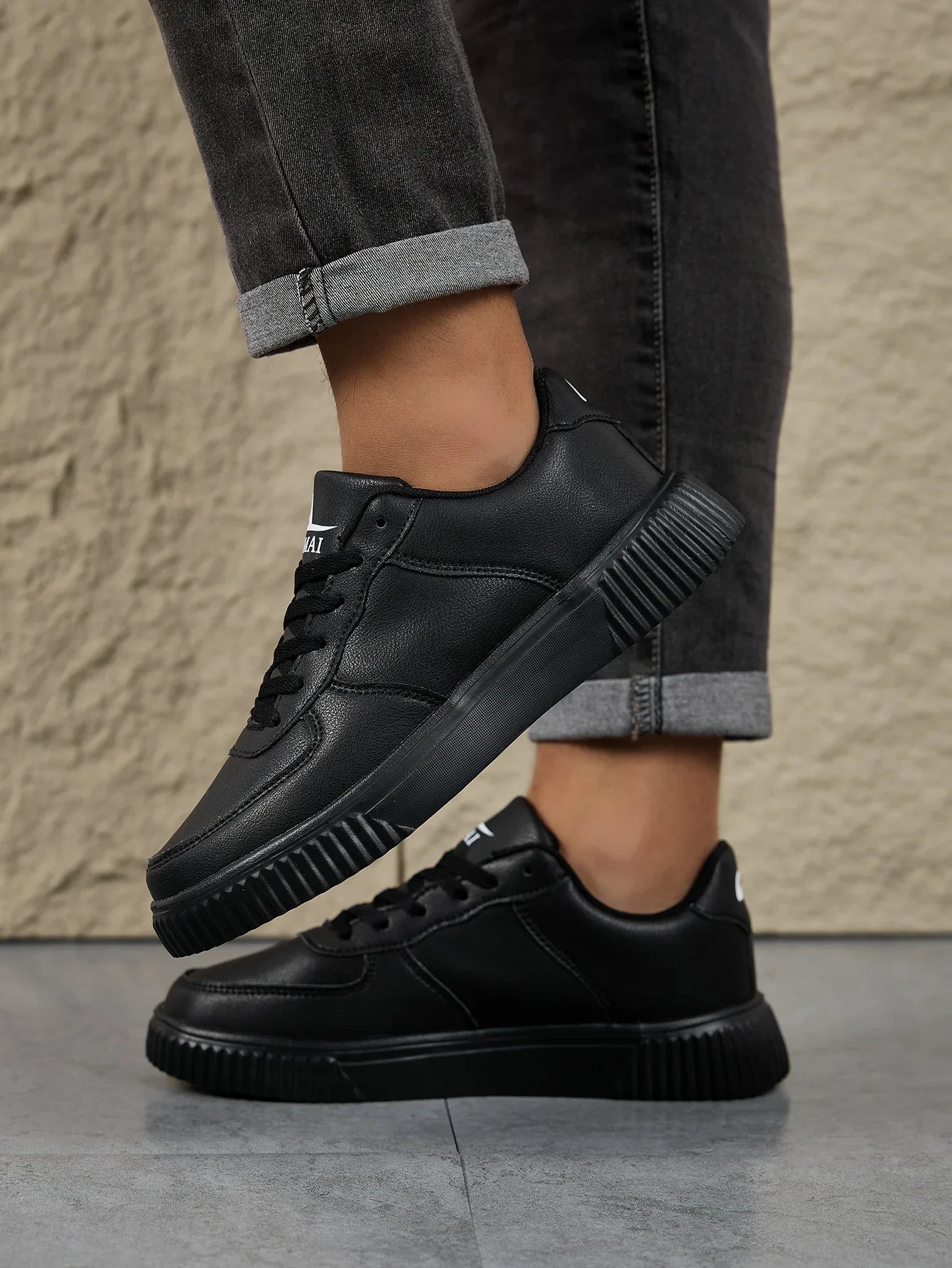 Fashion Leather Men White Sneakers Breathable Comfort Classic Casual Shoes Mens Women Outdoor Walking Shoes Couple Footwear Size