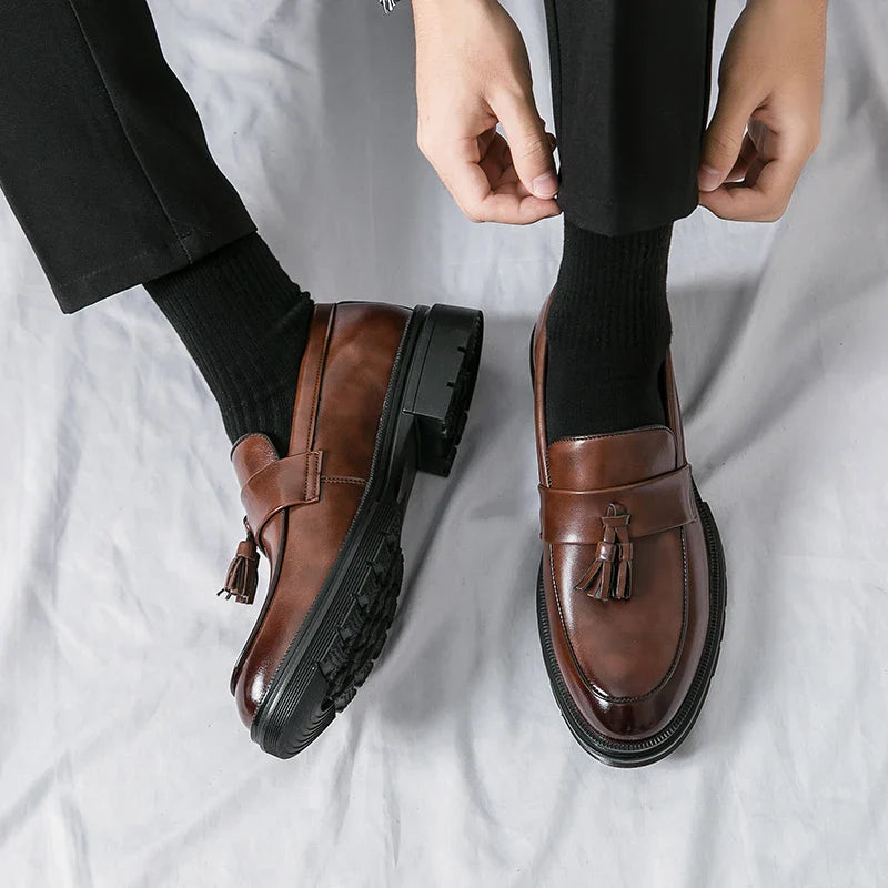 Men's Dress Shoes Classic Social Brogues Casual Leather Shoes For Men Formal Office Wedding Shoes Male Tassel Leather Loafer Man