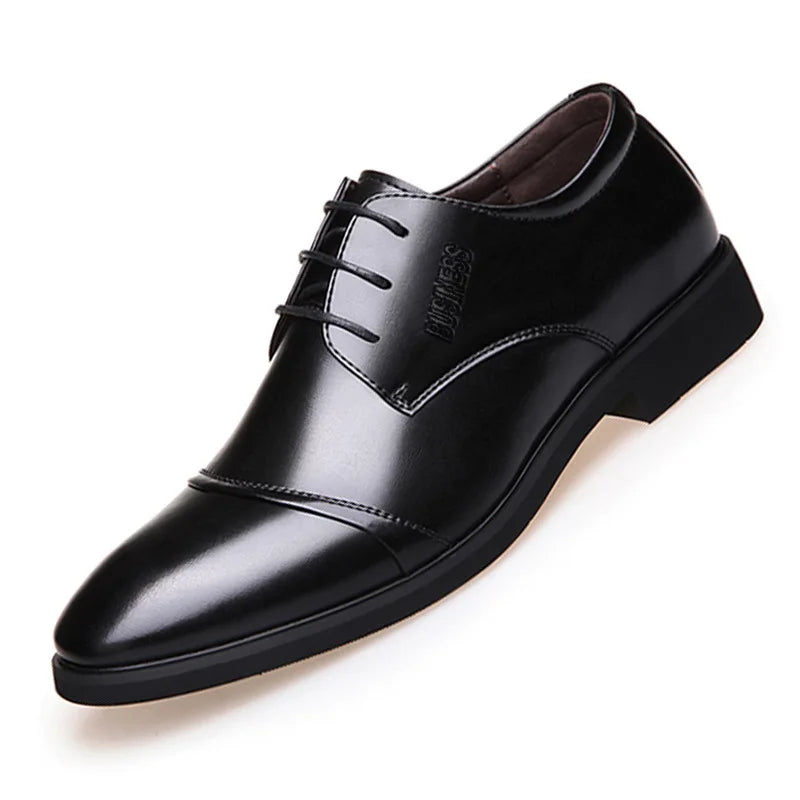 Sapatos Masculinos de Couro Oxford Luxuosos para Negócios, Respiráveis, de Borracha, Sapatos Formais Masculinos para Escritório e Casamento, Calçados Estilo Mocassim Homme