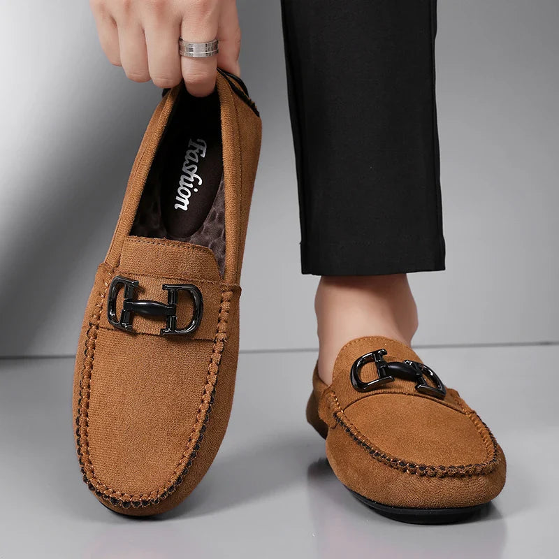 The 2025 new men's soft-soled comfortable casual shoes are versatile Lazy people can wear them on one foot Size 46 size 47