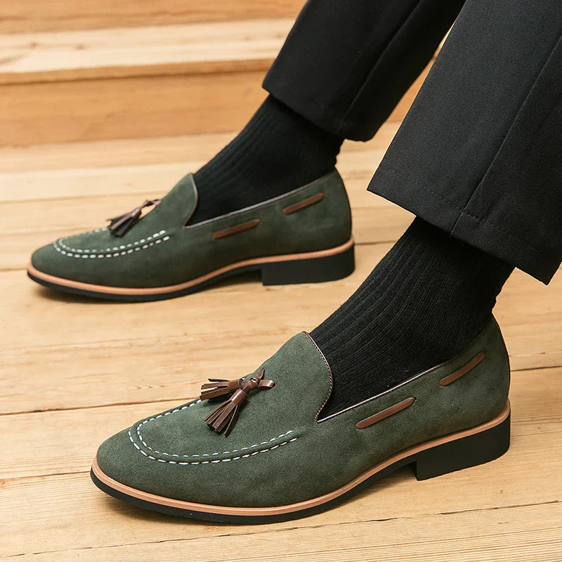 Versão coreana da tendência de mocassins masculinos de couro fosco britânicos sapatos casuais de couro com franjas respiráveis e slip-on