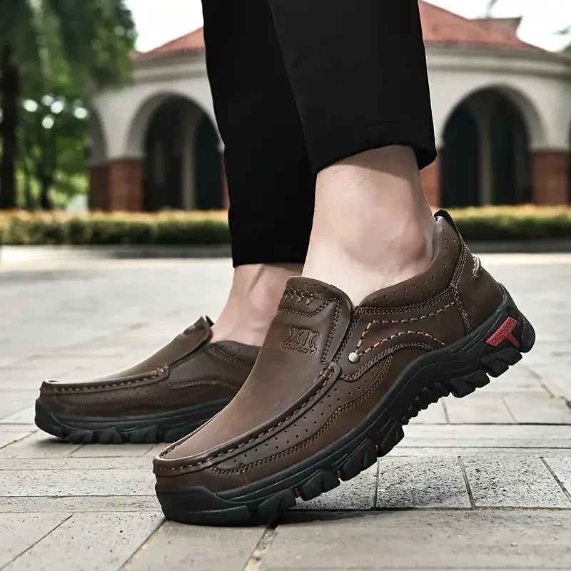 Sapatos Masculinos de Couro Artesanais Casuais para Uso ao Ar Livre Loafers Masculinos de Couro Mocassins Sapatos de Caminhada Antiderrapantes