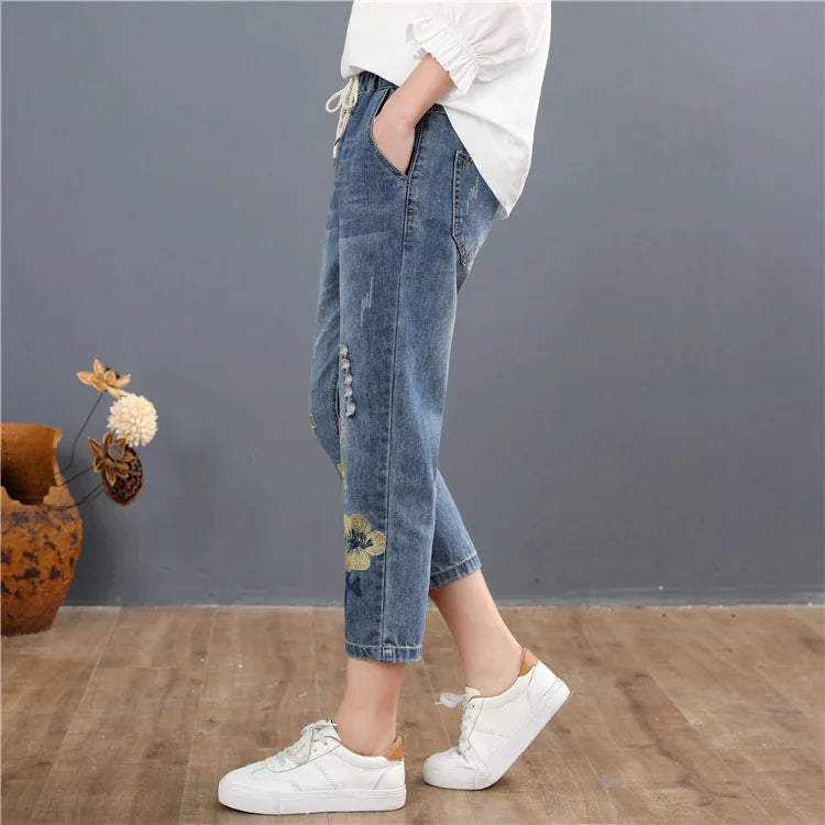 Summer Fashion Ladies Vintage Embroidery Jeans Women Casual Floral Denim Trousers Ripped Harem Pantalons