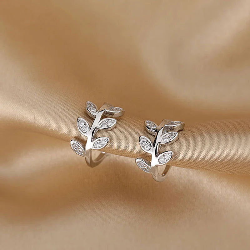 Fashion Exquisite Crystal Zerconia Ear Cuff Earrings for Woman Non Piercing Leaf Clip Earrings Christmas Jewelry Gift